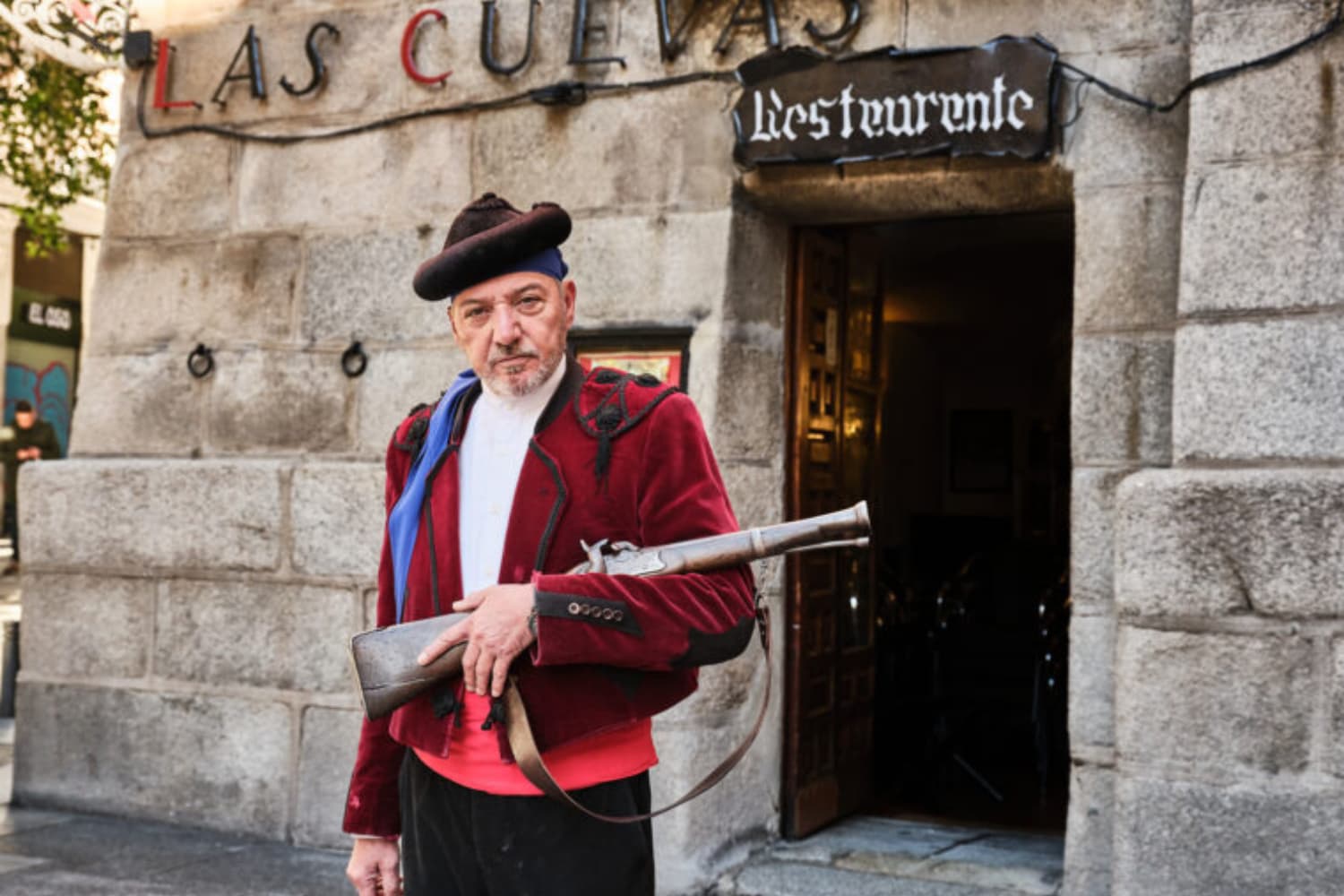 La Mallorquina and Las Cuevas de Luis Candelas, join the Association of Centenary Restaurants and Taverns of Madrid