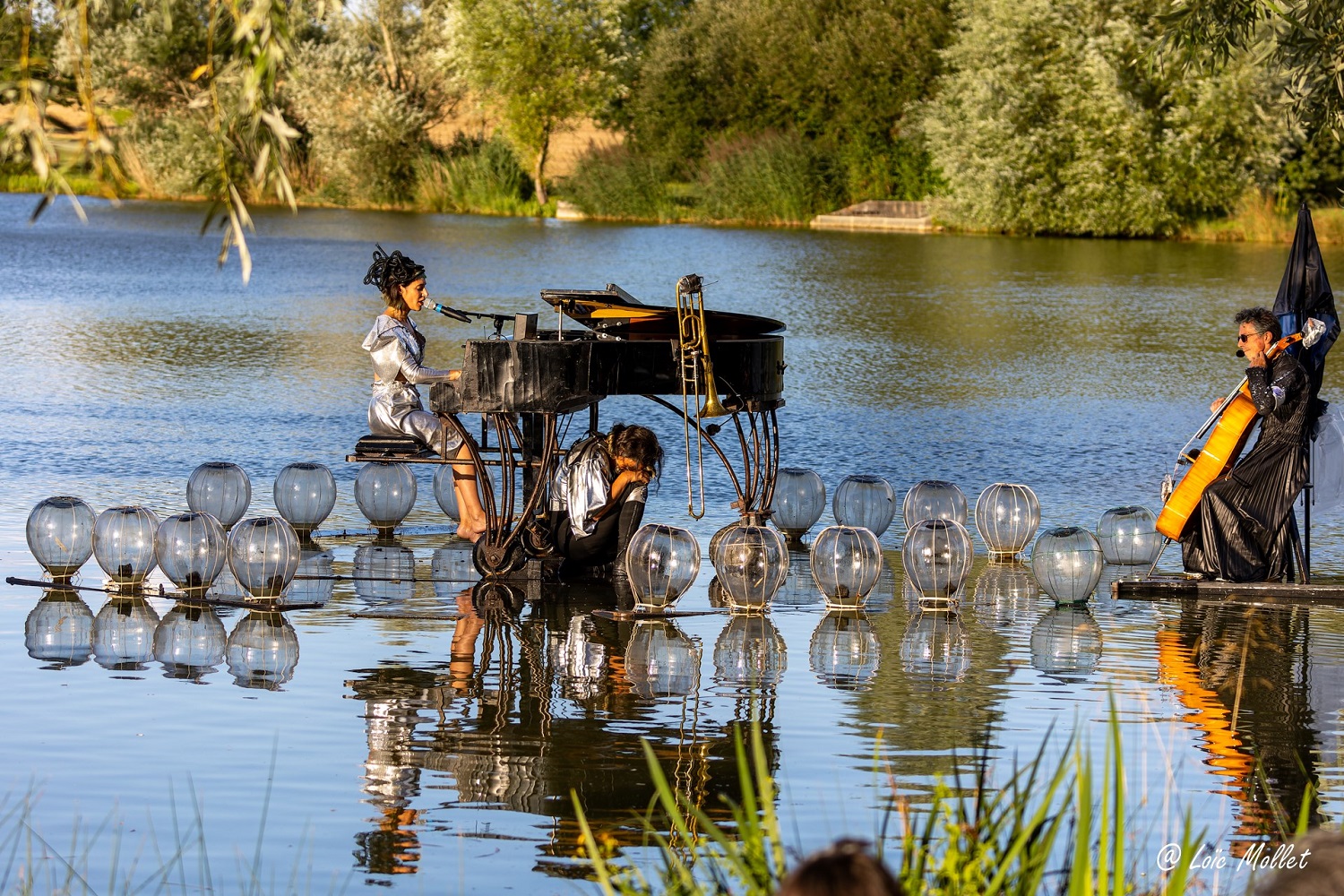 Le pianO du lac, concierto flotante en la Sierra Norte de Madrid